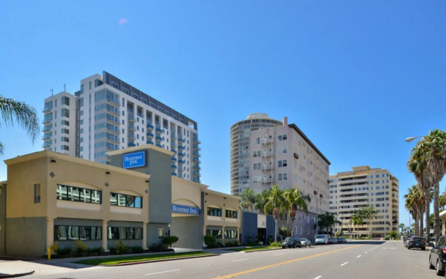 Inn at 50 at Long Beach Convention Center