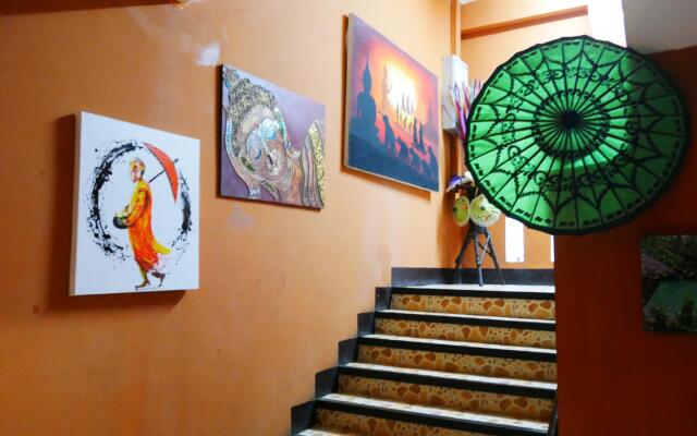 All In 1 Guesthouse Chiang Mai