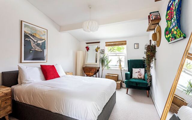 Quirky, Spacious House in the Heart of Hackney