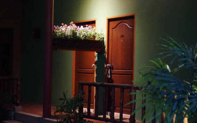 The Country Lake View Hotel