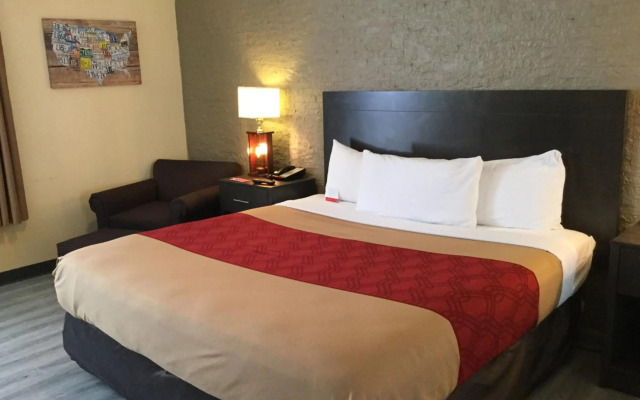 Econo Lodge Metro
