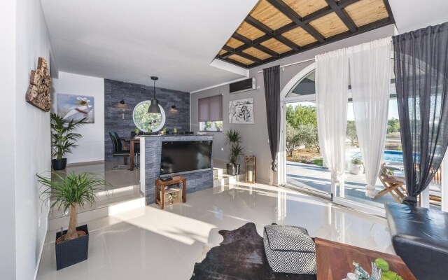 Stunning Home in Skradin-dubavice With Wifi and 4 Bedrooms