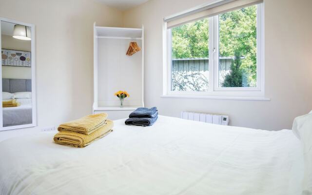 Skomer Lodge - 2 Bedroom Lodge - Manorbier