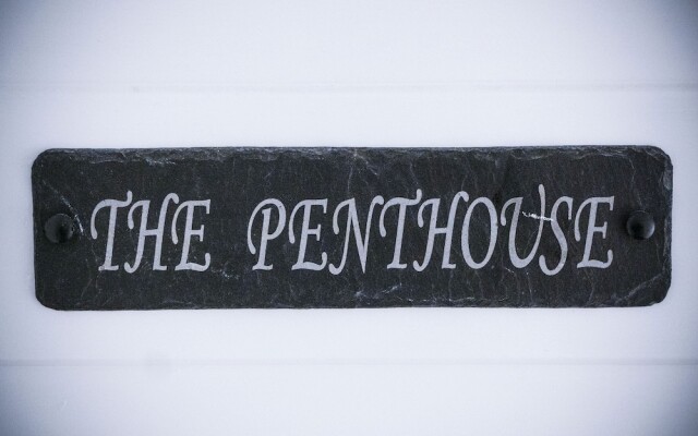 The Penthouse - Luxury 1 Bed - Panorama - Tenby