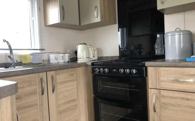 Luxury 2 Bedroom Caravan at Mersea Island Holiday