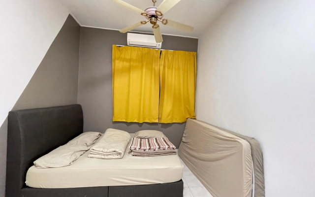 8min Port Dickson beach 17pax BBQ Steamboat – Guest Rooms – Port Dickson