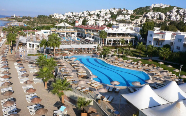 Armonia Holiday Village & Spa