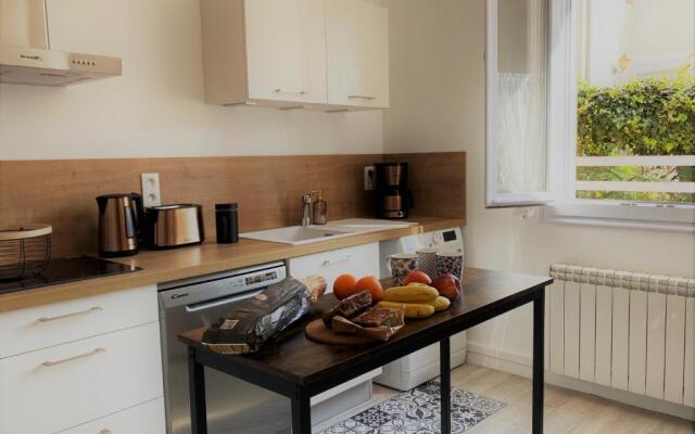 Maison chaleureuse*** avec patio et parking privé