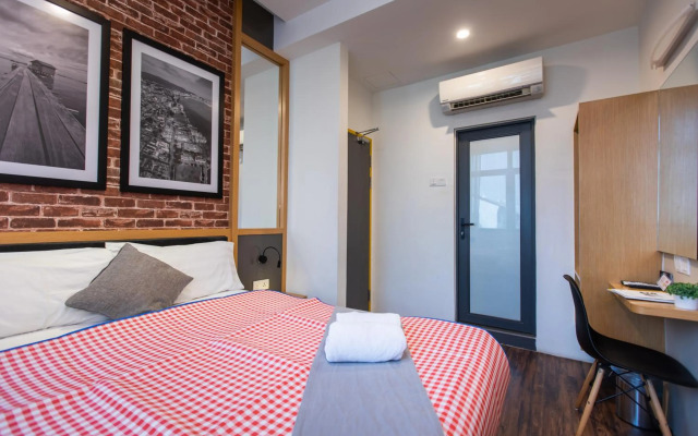 B Street Hotel