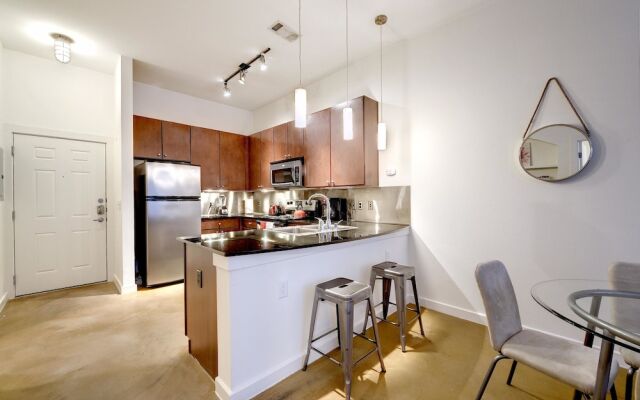 StayLo Luxury 1 Bedroom Apartment