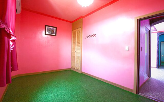 Hoengseong Forest Jewellery Pension