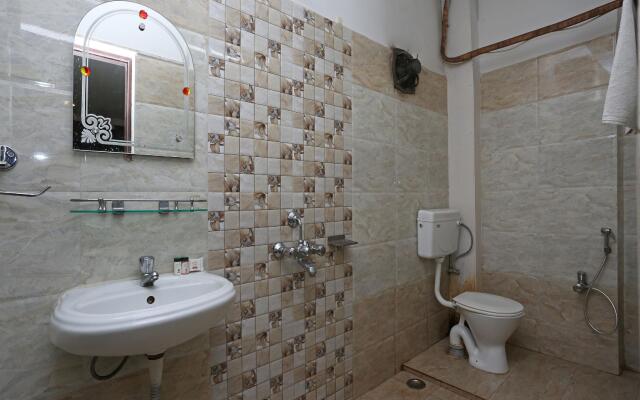 OYO Flagship 5716 Hotel Krishna