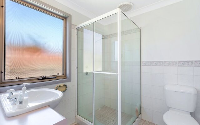 Ronald Avenue, Unit 2/36