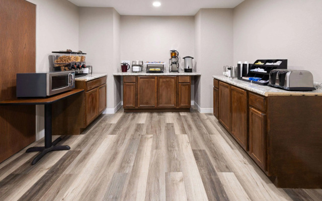 Days Inn By Wyndham Jackson Downtown