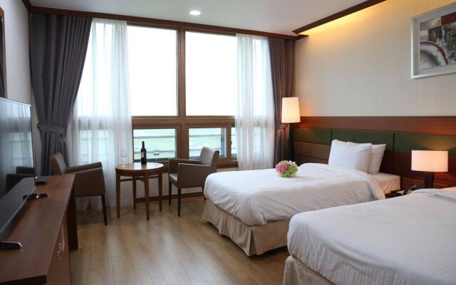 Sacheon Grand Tourist Hotel