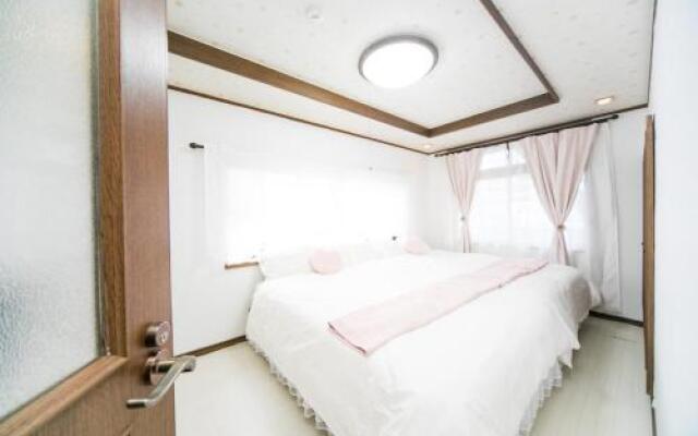 7 min to JR Yokkaichi STN Large House