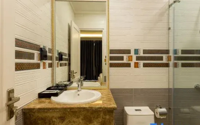 Golden Central Hotel