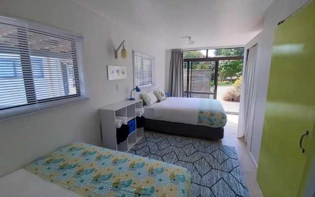 Cathedral Cove Connection