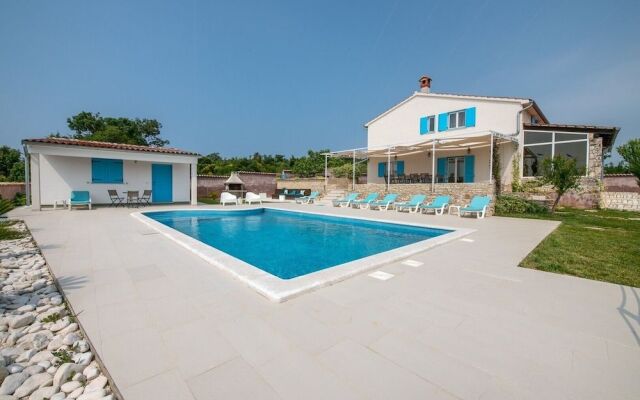 Villa Tanga near Rovinj with Pool