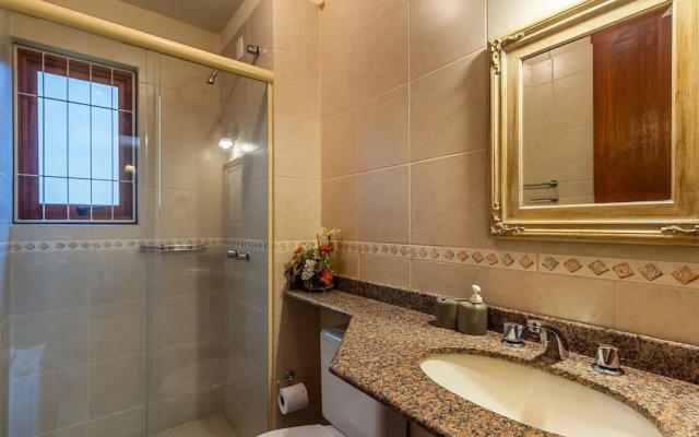 Apt w/ Fireplace 650m Mini Mundo Gramado Jpa102