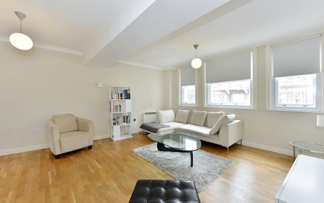 South Kensington Apartment