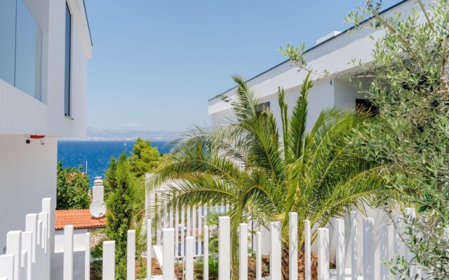 Luxury Villa Pax With Heated Infinity Pool, 8 Sleeps