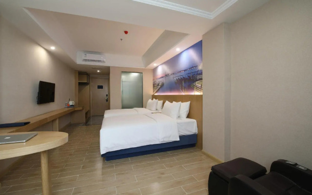 Jingshun International Hotel (Shenzhen Bao'an Airport Fuwei Metro Station)