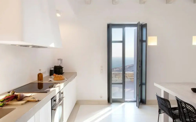Houses G Y in Kardiani Tinos