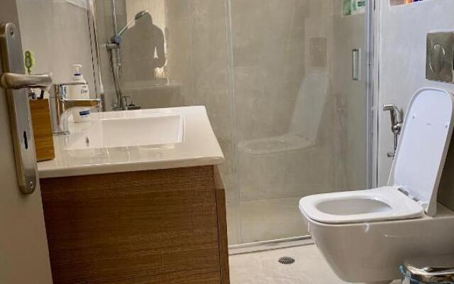 Ideal location, 360 sea view, 2 beds, modern apartment