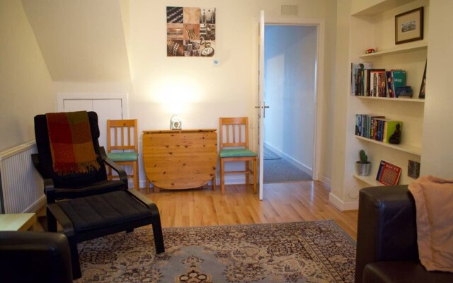 Welcoming and Homely 2 Bed in Central Location