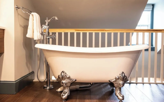 The Gas Lamp Hotel - 3BR Suite -Edison