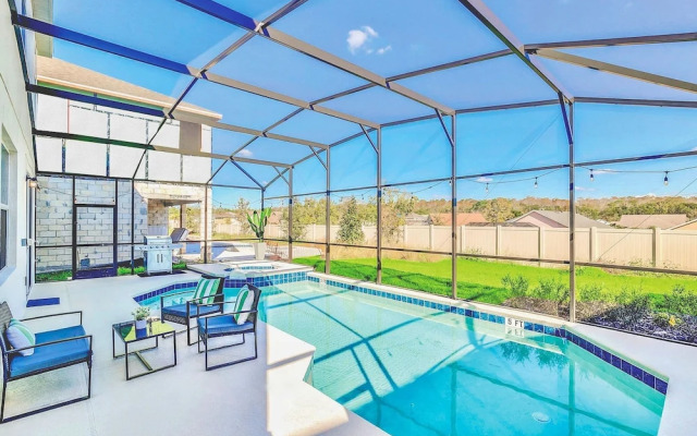 Upstay - 20-guest-all-theme-rooms-pool-spa-theatre