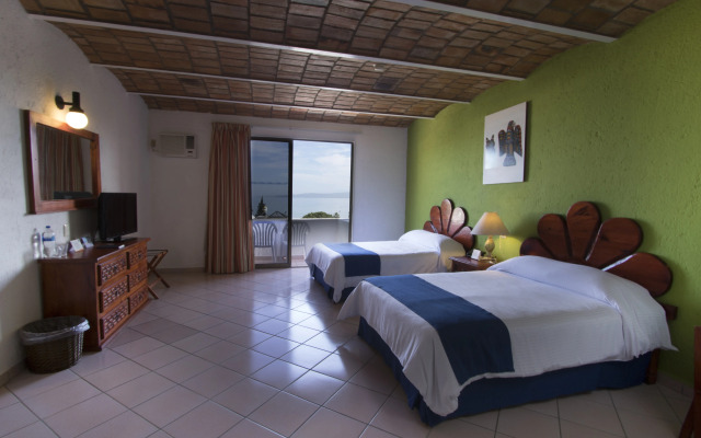 Decameron Los Cocos Guayabitos, Ramada All-Inclusive Resort