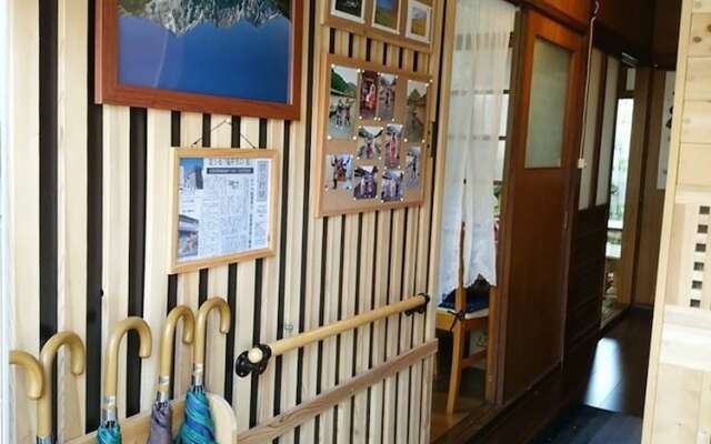 Guest House Lounge Taki