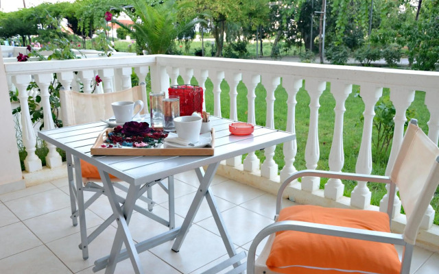 Belussi Beach Hotel & Suites