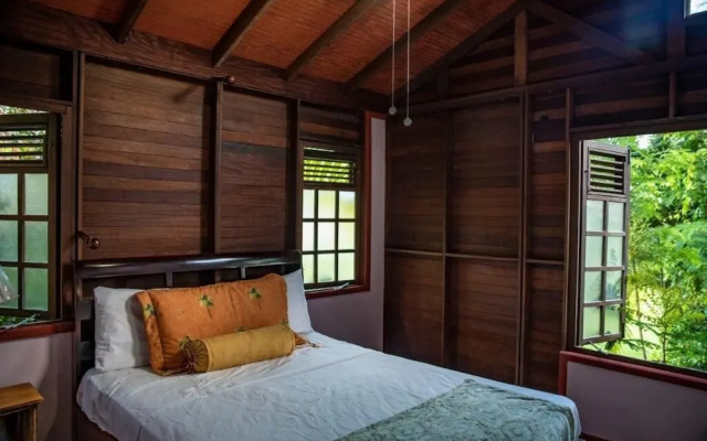 Naniki Cottages