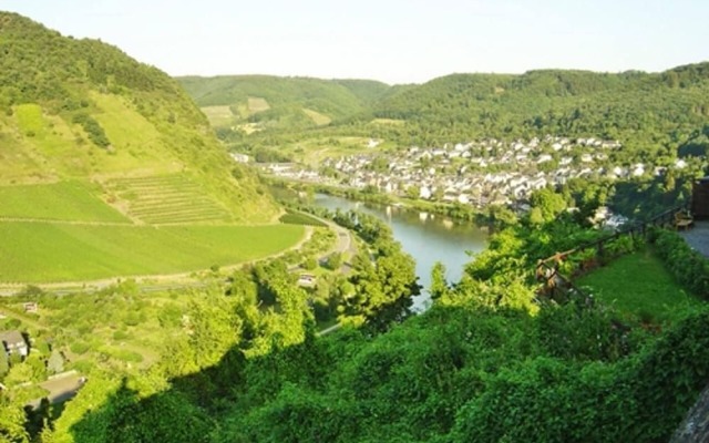 2bed Old Town Apt Sleeps 6 - Rooftop Terrace, Wifi