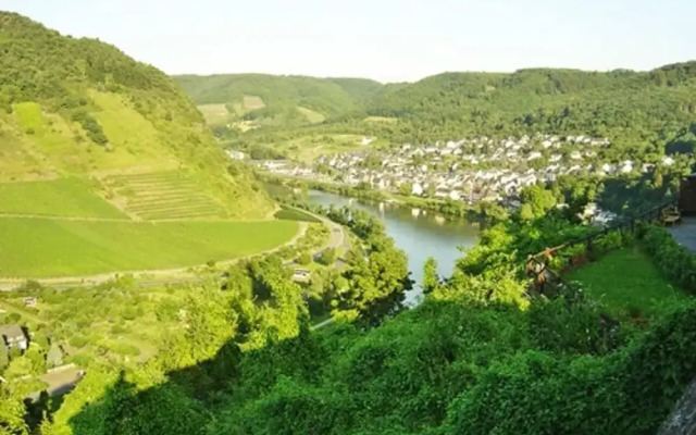 2bed Old Town Apt Sleeps 6 - Rooftop Terrace, Wifi