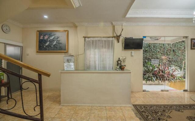 Urbanview Hotel Mon Bel Cibodas