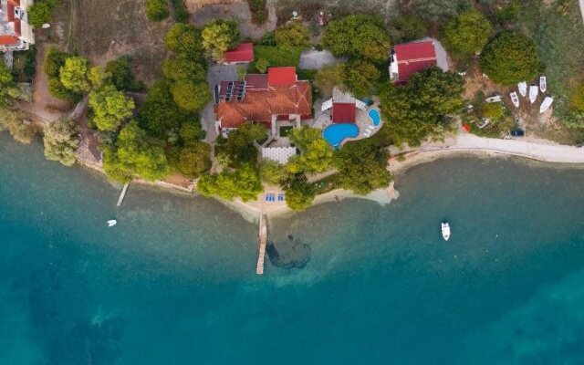 Villa Flisvos