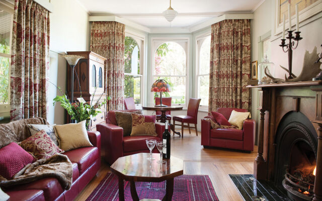 Woolrich Historic Garden Cottage