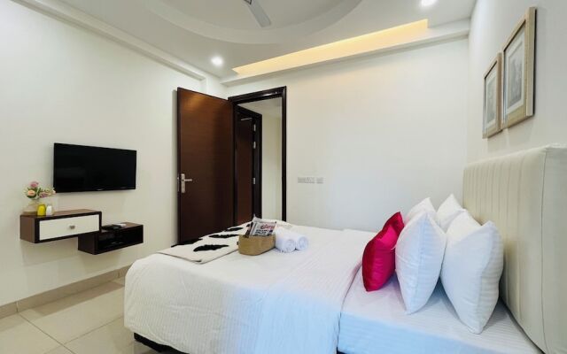 BluO 3BHK Golf Course Road Balcony Lift