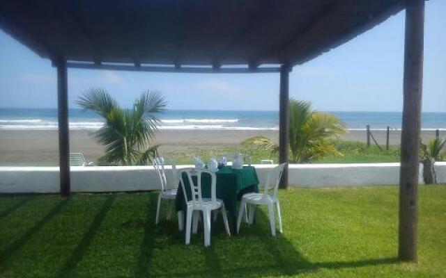 Hotel Arrecife Chachalacas