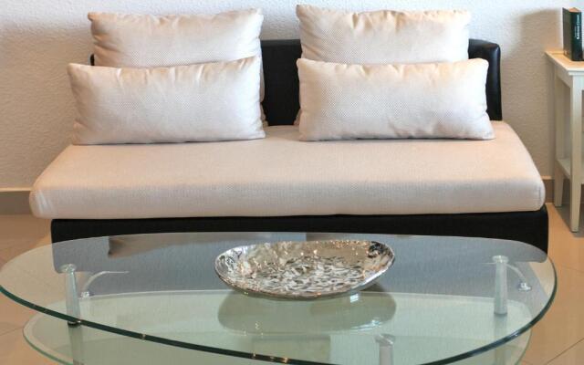 View Talay 6 Central Apartment