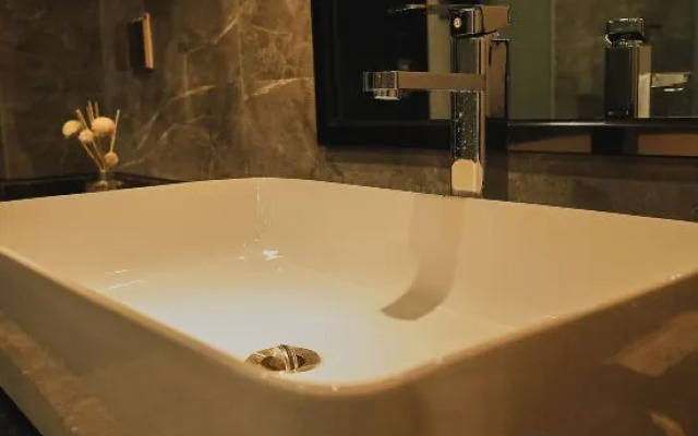 Dongyang E-sports Hotel
