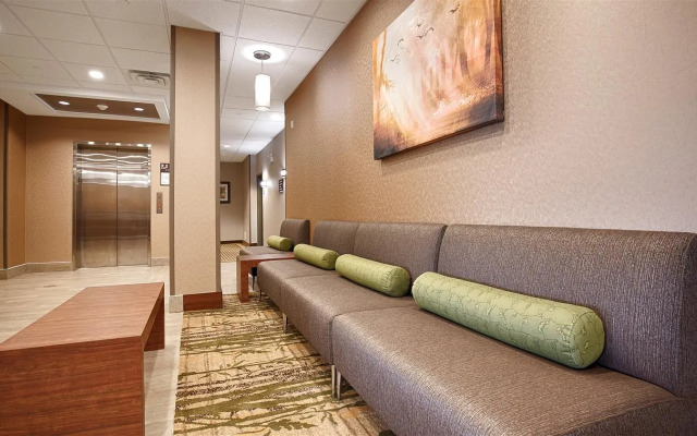 Best Western Plus Fergus Hotel