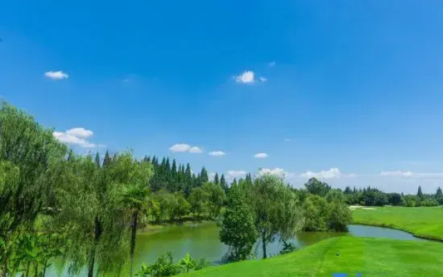 Xinyue Hot Spring Holiday Hotel