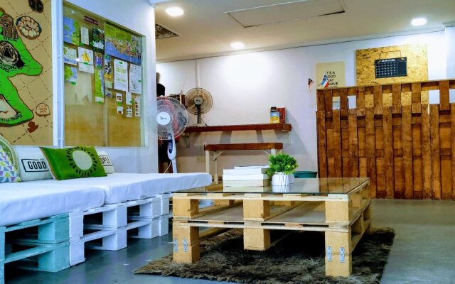 Get Inn Backpackers