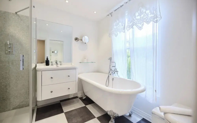 The Kensington Place - Stylish 1bdr Flat, London