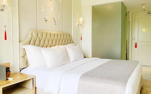 Art Deco Luxury Hotel & Residence